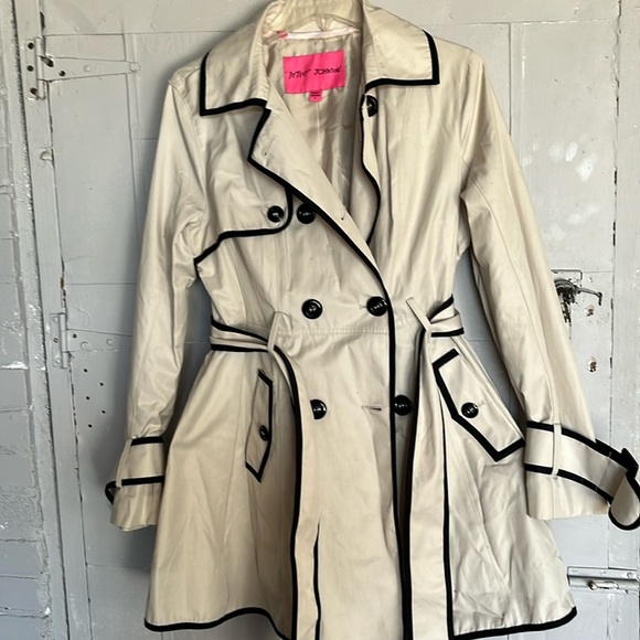 Betsey Johnson Jackets & Blazers - Betsy Johnson trench coat
